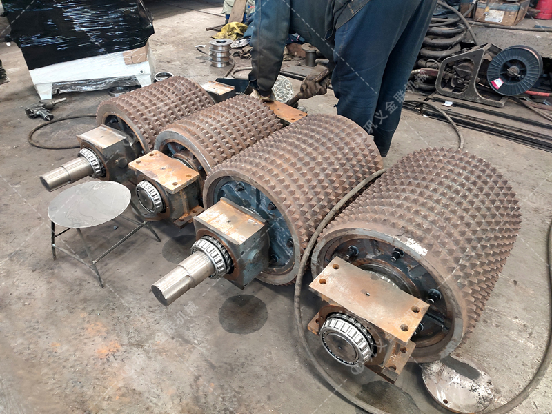 焦炭破碎粒度不達標?狼牙輥的 “齒形優(yōu)化” 如何解決問題? 焦炭破碎粒度不達標?狼牙輥的 “齒形優(yōu)化” 如何解決問題?